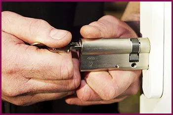Miami Local 24 Hr Locksmith Miami, FL 305-704-9699 Miami Local 24 Hr Locksmith Miami, FL 305-704-9699 - 6-lock-locksmiths